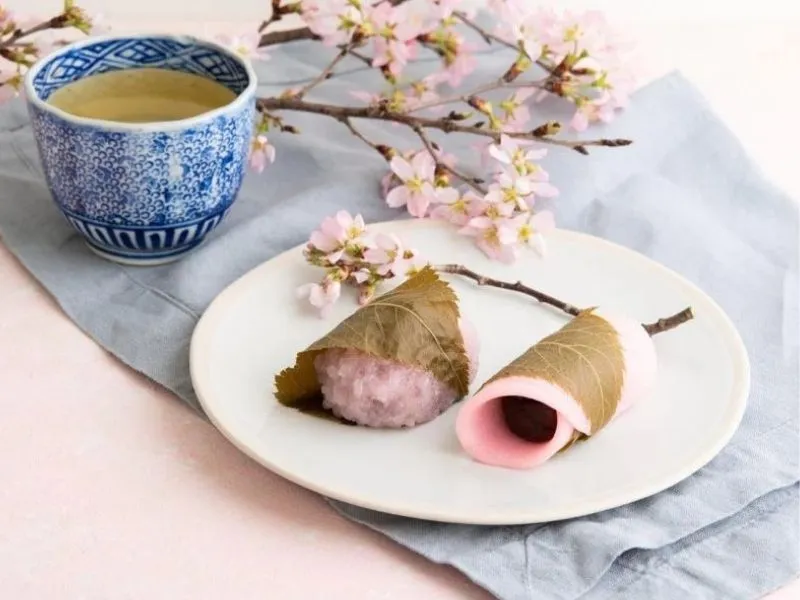 Sakura mochi (bánh mochi hoa anh đào)