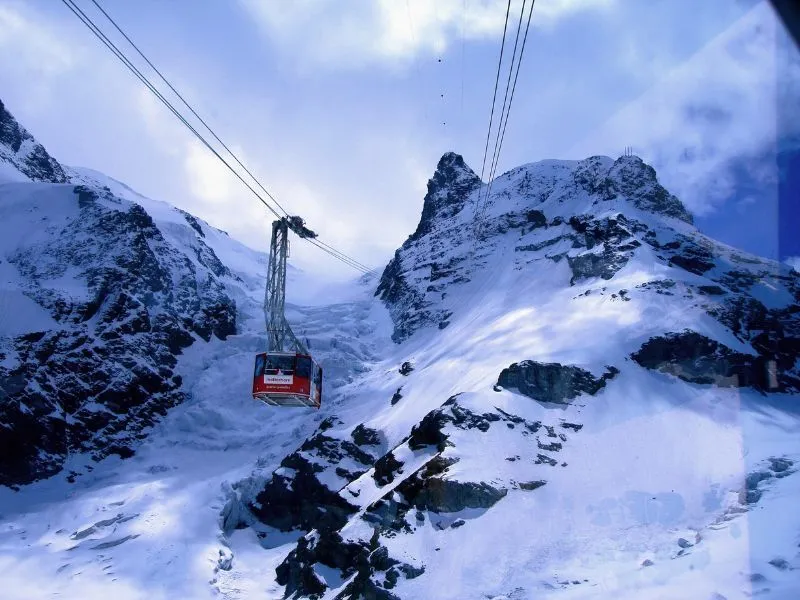 Cáp treo lên đỉnh Klein Matterhorn