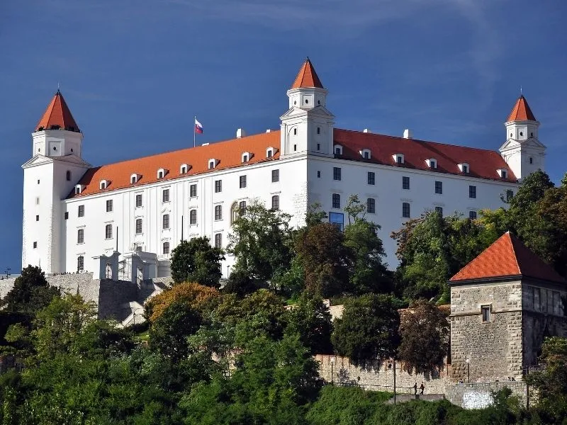 Lâu đài Bratislava là chứng nhân lịch sử quan trọng trong suốt hơn một thiên niên kỷ