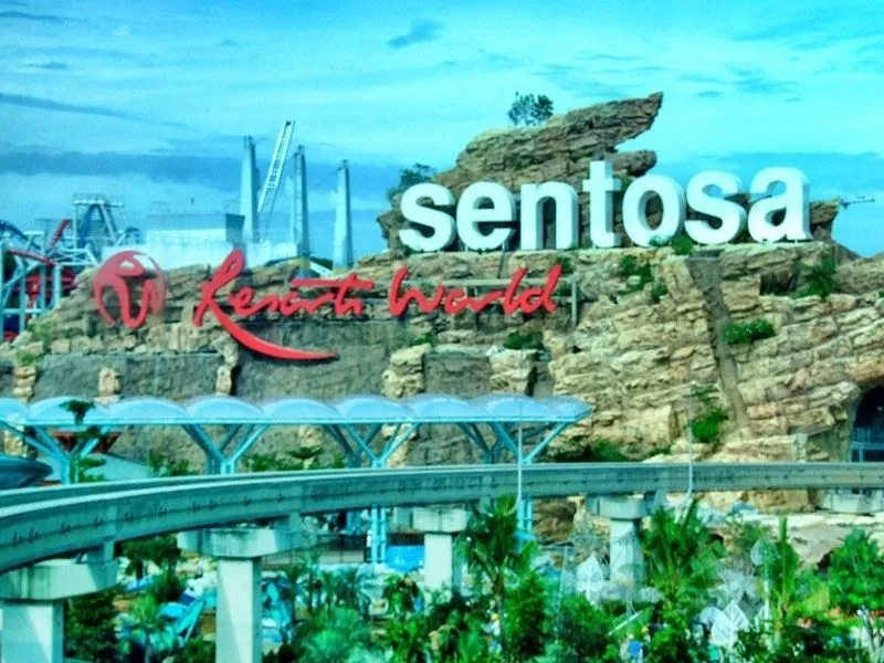 Sentosa là một hòn đảo nghỉ dưỡng nổi tiếng ở Singapore
