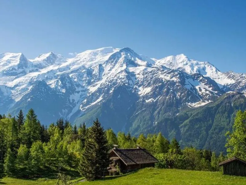 Mont Blanc - đỉnh núi cao nhất dãy Alps