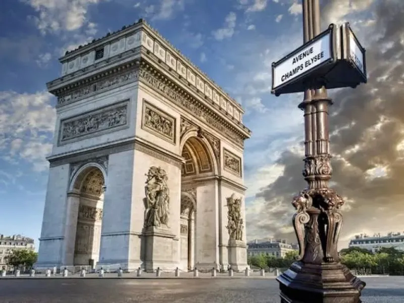 Khải Hoàn Môn tại Đại lộ Champs Élysée