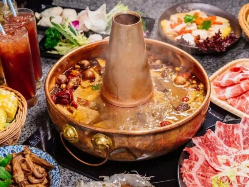 Lẩu Đông Bắc nghi ngút khói
