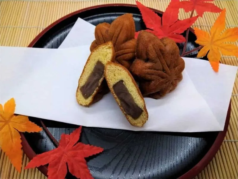 Bánh Momiji Manju nhân đậu đỏ