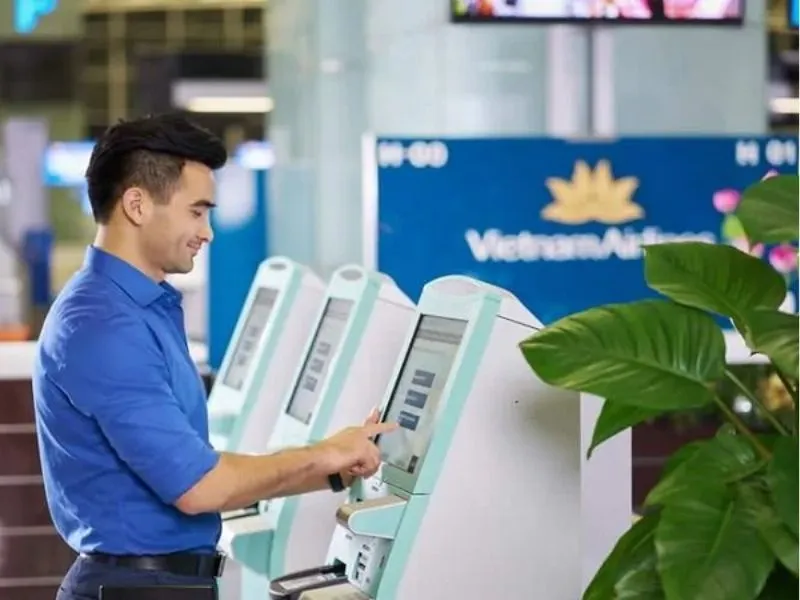 Làm thủ tục tại sân bay Vietnam Airlines