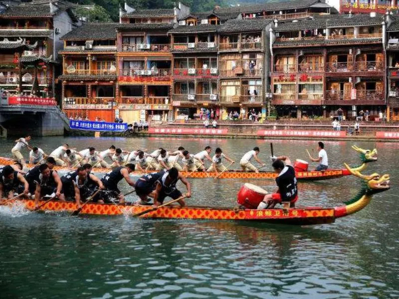 Lễ hội đua thuyền rồng