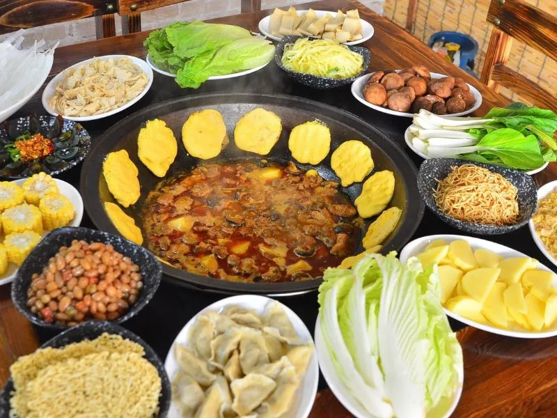 Thưởng thức đặc sản lẩu sắt