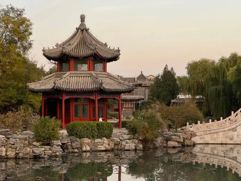 Đền Baoding - Địa điểm tham quan gần núi Lão Quân