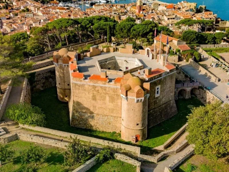 Pháo đài Saint Tropez là một điểm ngắm lí tưởng