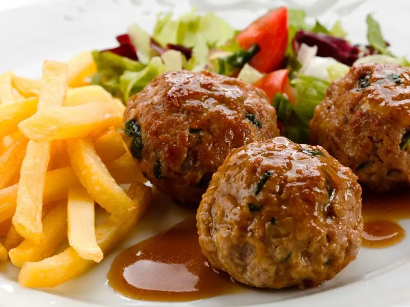 Thịt viên sốt ngọt mặn - một món ăn truyền thống trong bữa cơm Namur