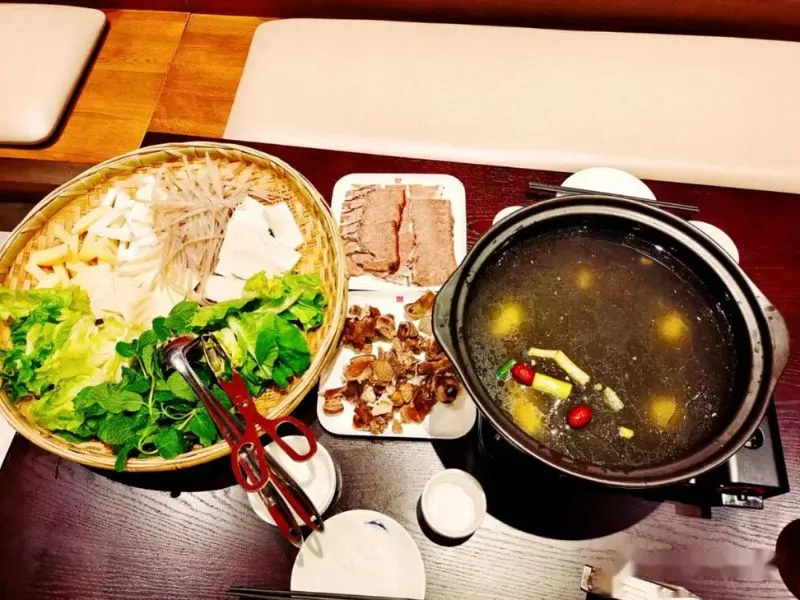 Thưởng thức ẩm thực thơm ngon tại núi Tuyết Kiệu Tử