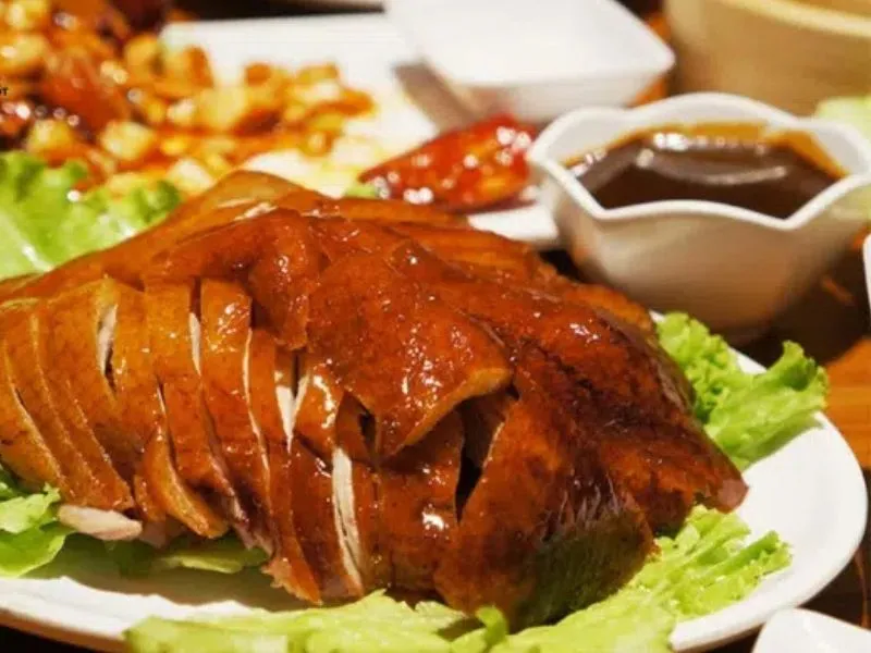Vịt quay Quảng Đông hấp dẫn mọi du khách 