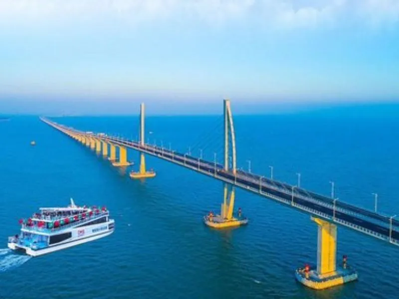 Một trong những cây cầu vượt biển dài nhất thế giới 