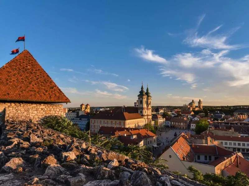 Cảnh quan Eger Hungary vào mùa hè