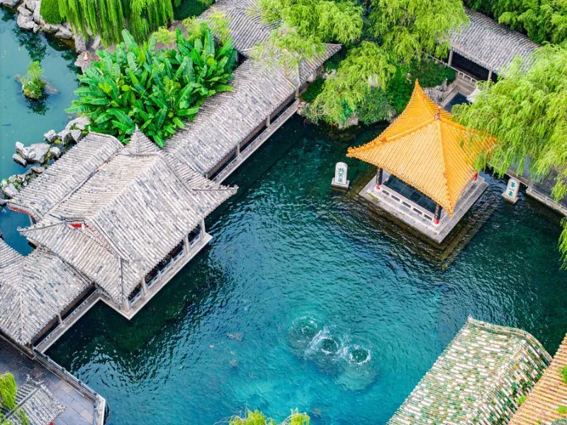 Suối nước tuyệt đẹp