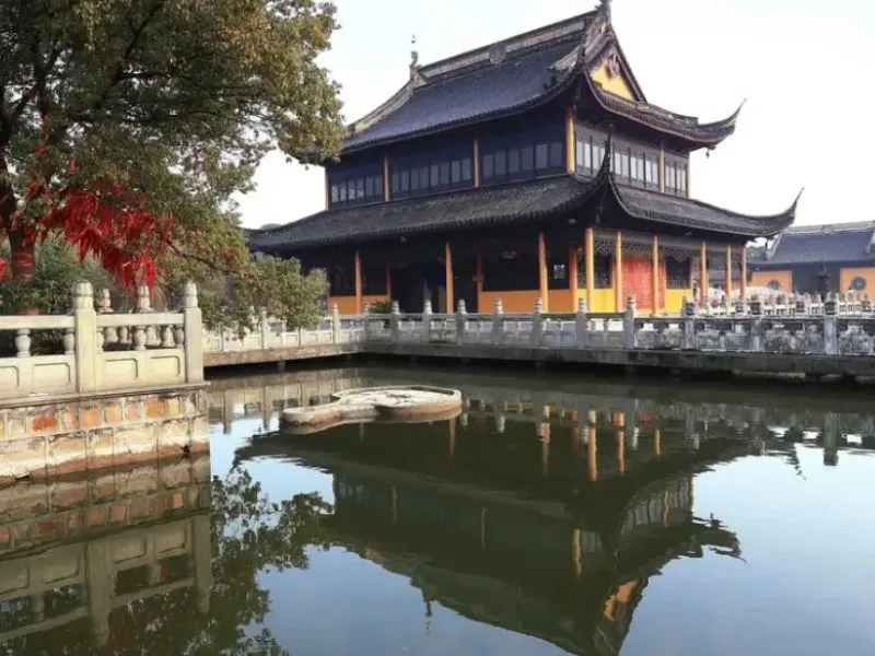 Đền Quanfu linh thiêng, tĩnh lặng