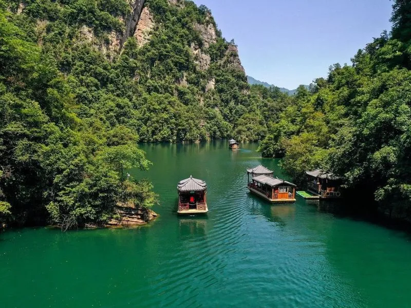 Vẻ đẹp yên bình của Hồ Bảo Phong