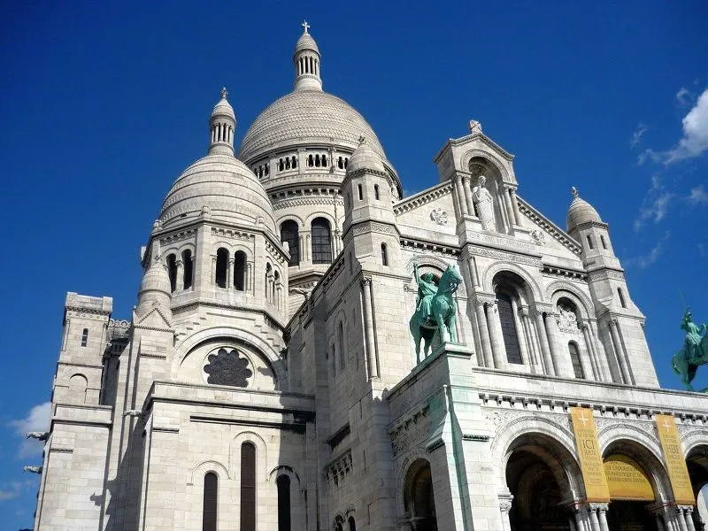 Sacre Coeur mang đậm dấu ấn kiến trúc Roman - Byzantine