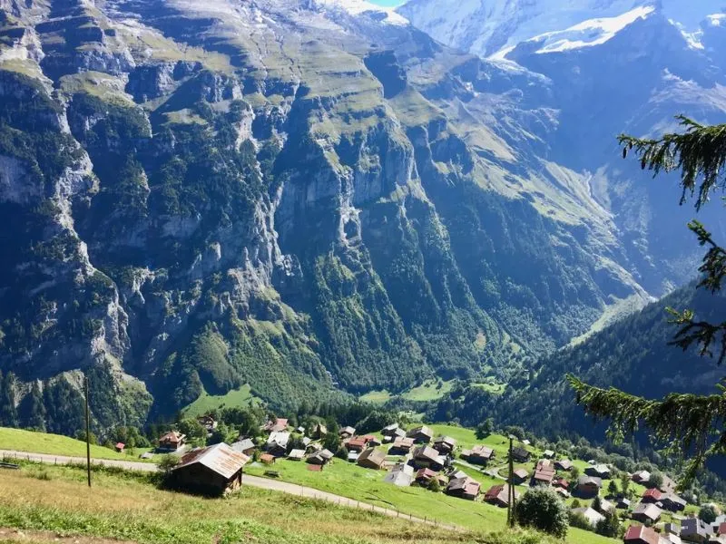 Khám phá ngôi làng Gimmelwald Thuỵ Sĩ có gì đặc biệt?