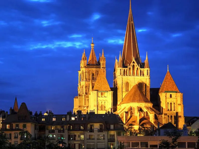 Từ nhà thờ Lausanne có thể ngắm nhìn toàn thành phố