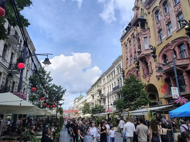 Khu phố nhộn nhịp Piotrkowska