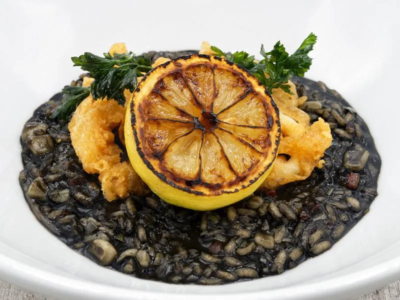 Cơm risotto đen