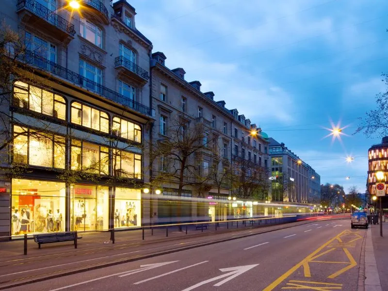 Phố Bahnhofstrasse