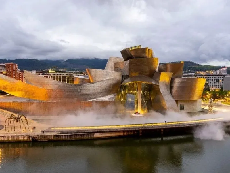 Tòa nhà Guggenheim Bilbao