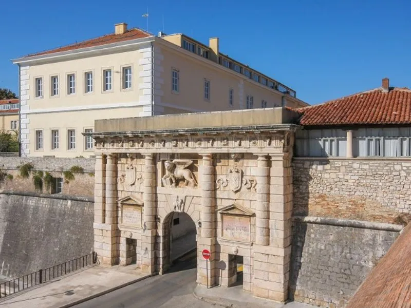 Cổng thành phố Zadar Land
