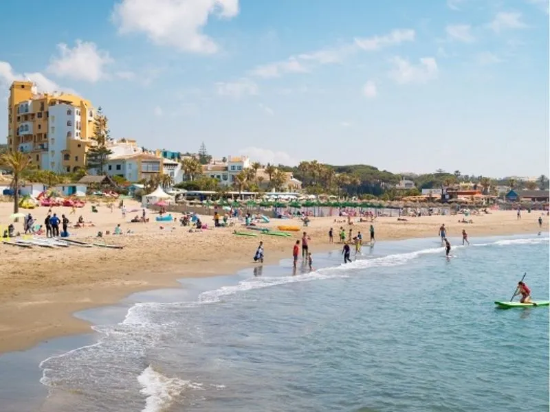 Bãi biển ở Marbella
