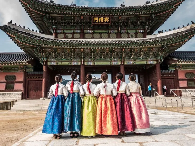 Mặc Hanbok chụp ảnh ở Gyeongbokgung