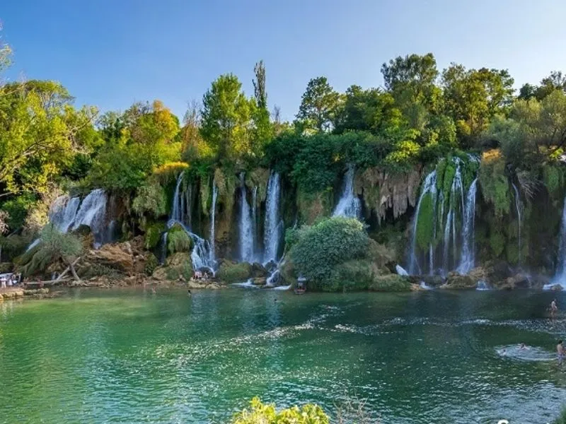 Khám phá Plitvice Lakes Kỳ quan thiên nhiên tuyệt đẹp của Croatia