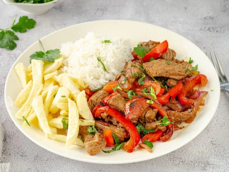 Món ăn Lomo Saltado