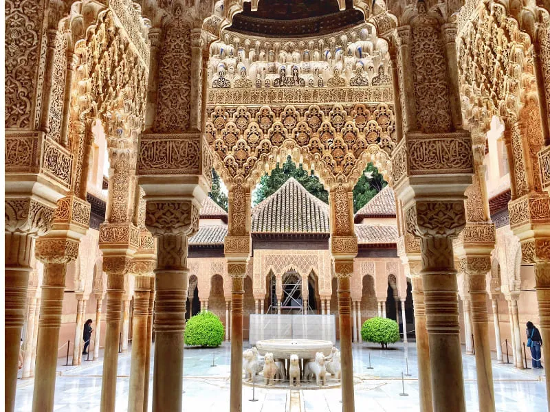 Cung điện Alhambra (ảnh sưu tầm)