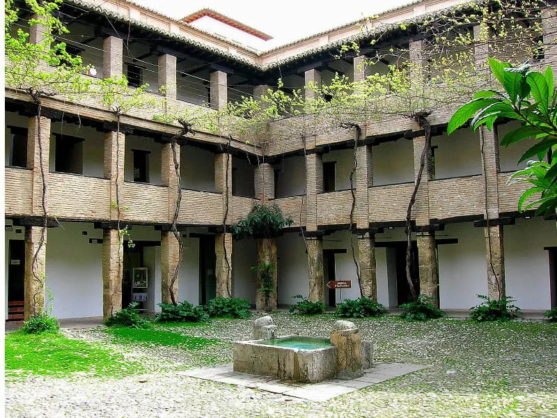 Nhà kho Corral del Carbon (ảnh sưu tầm)