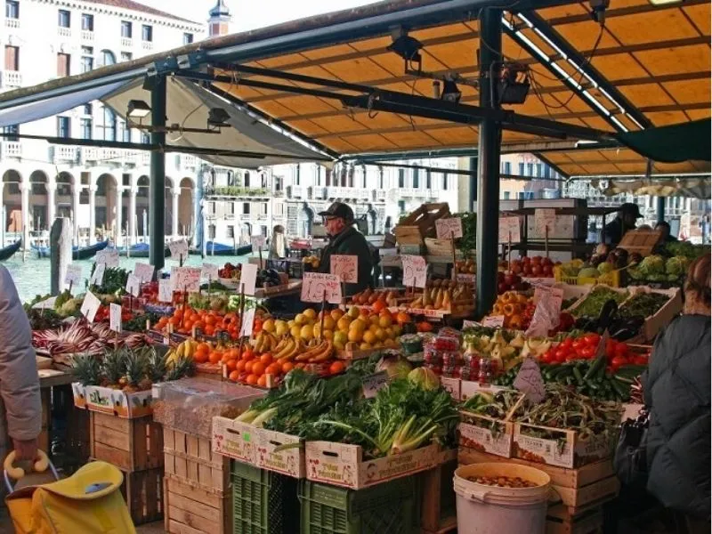 Chợ Rialto là khu chợ truyền thống nhất thành phố