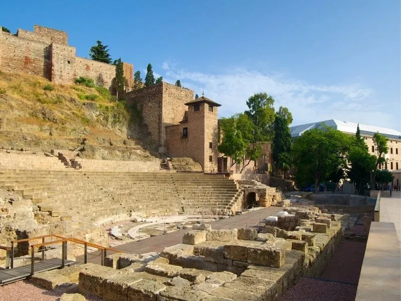 Nhà hát La Mã - Tượng đài nghệ thuật lâu đời tại Malaga
