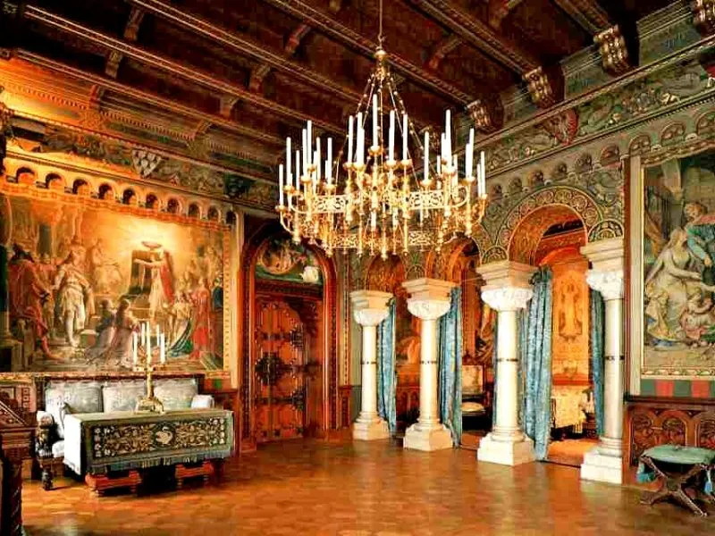Nội thất bên trong Lâu đài Neuschwanstein