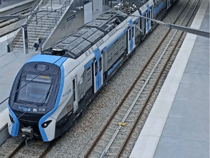 Tàu RER tại Paris, Pháp