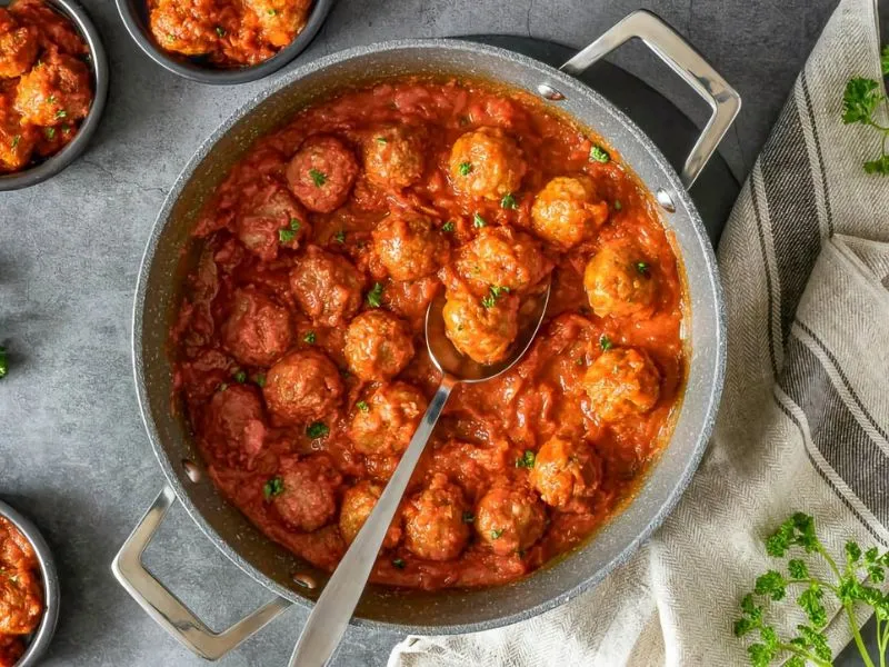 Albóndigas en salsa