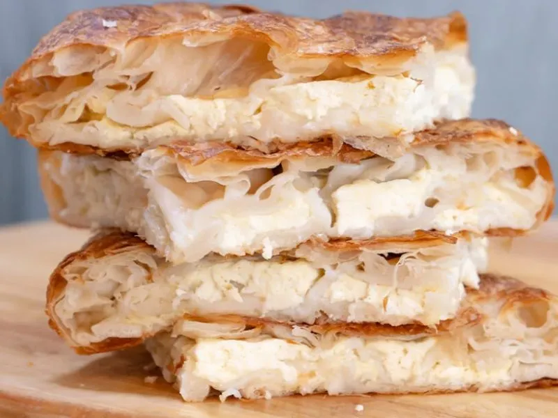 Burek - Bánh nướng giòn rụm