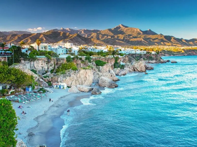 Bãi biển ở Costa del Sol đẹp như tranh vẽ 