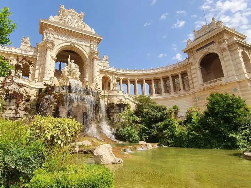 Lâu đài nước Palais Longchamps