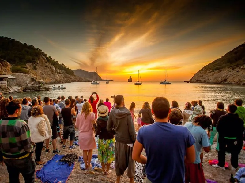 Hoàng hôn tại bãi biển Cala Benirrá