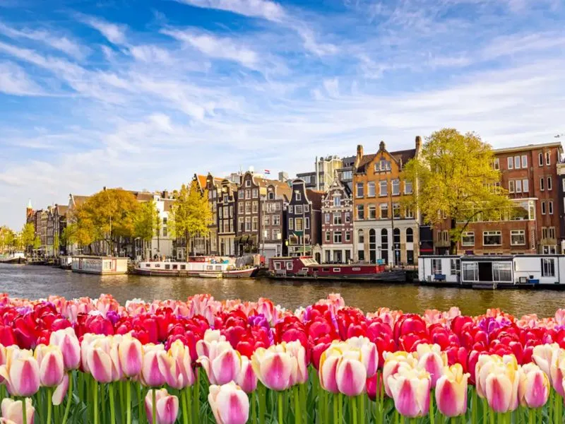 Thành phố Amsterdam xinh đẹp vào mùa xuân