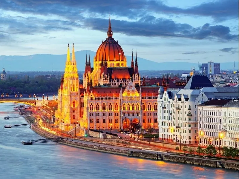Budapest - Viên ngọc bên dòng sông Danube
