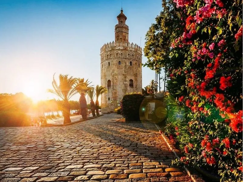 Tháp vàng Torre del Oro