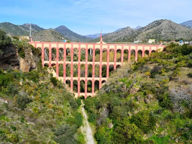 Ghé thăm Eagle Aqueduct