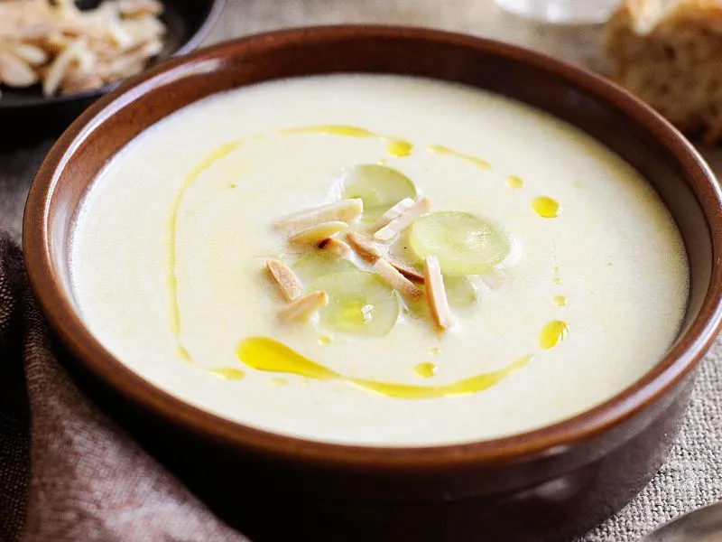 Ajoblanco - súp lạnh hạnh nhân