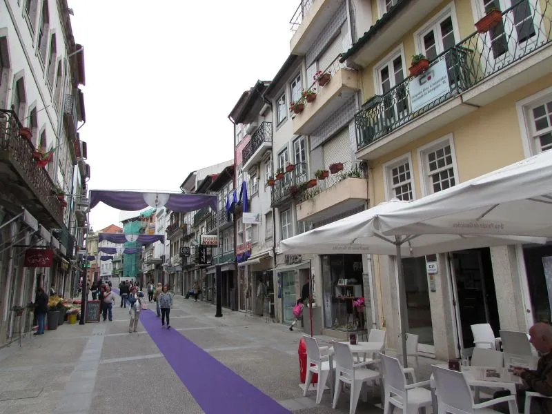 Con phố Rúa de San Marcos chính là thiên đường mua sắm